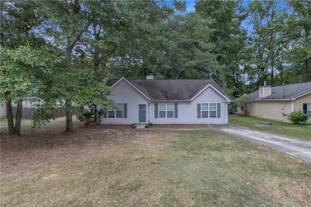 7955 Trinity Park Dr in Riverdale, GA - Building Photo