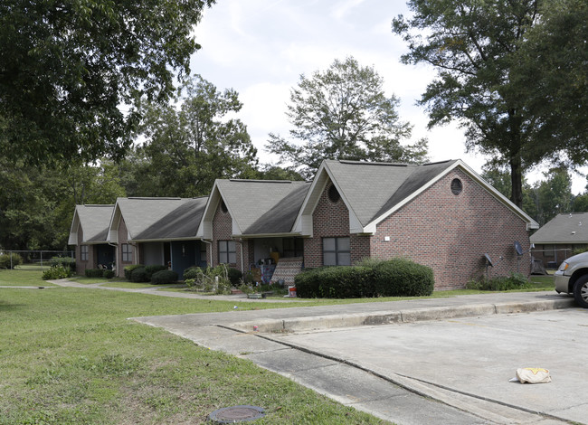 Armstrong Apartments in Fountain Inn, SC - Foto de edificio - Building Photo