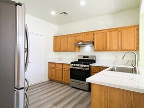 10921 Napa Ridge Dr in Las Vegas, NV - Building Photo - Building Photo