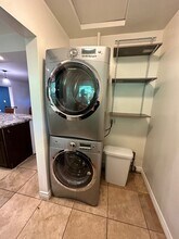 18406 Bessemer St in Tarzana, CA - Building Photo - Building Photo