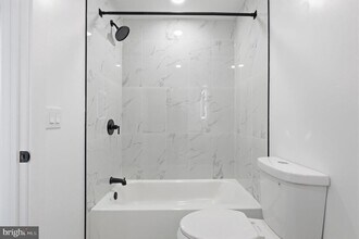 25 Autumn Ln in Levittown, PA - Building Photo - Building Photo