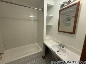 88 W Cedar St in Boston, MA - Building Photo - Building Photo