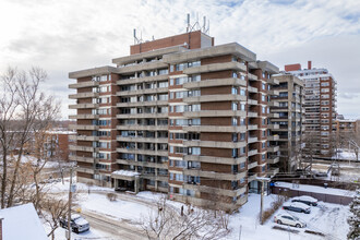 Le Monteverdi in Cote-St-Luc, QC - Building Photo - Building Photo