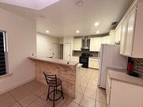 405 Wren Point in Laredo, TX - Building Photo - Building Photo