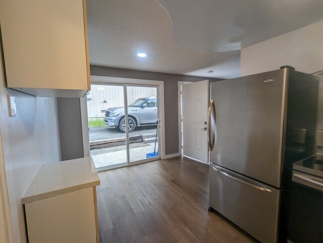 1614 Cellars Ave, Unit Renovated Duplex in Vancouver, WA - Building Photo - Building Photo