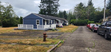 River Grove in Astoria, OR - Foto de edificio - Building Photo