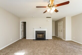 933 Grass Hollow Ct in Charlotte, NC - Building Photo - Building Photo