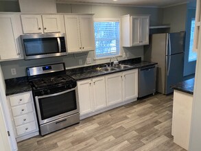 2267 S Sheeran Dr in Milford, MI - Building Photo - Building Photo