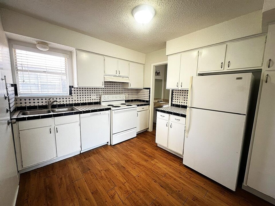 2602 Penny Ln in Austin, TX - Building Photo
