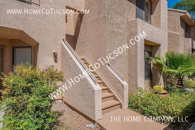 5675 N Camino Esplendora in Tucson, AZ - Foto de edificio - Building Photo