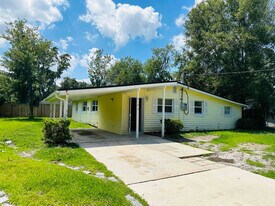 2108 Burpee Dr in Jacksonville, FL - Building Photo