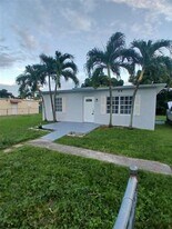 15324 Lincoln Dr in Homestead, FL - Building Photo