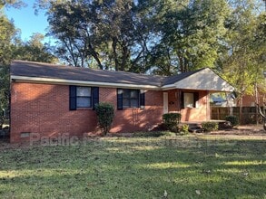 3745 Honeysuckle Rd in Montgomery, AL - Foto de edificio - Building Photo