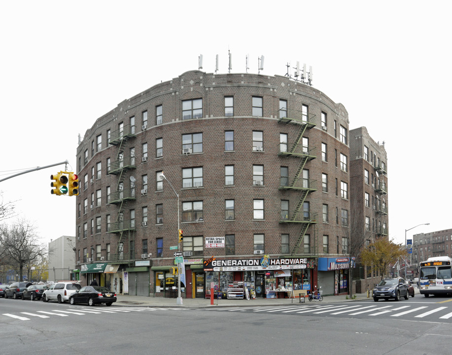 1800 University Ave in Bronx, NY - Building Photo