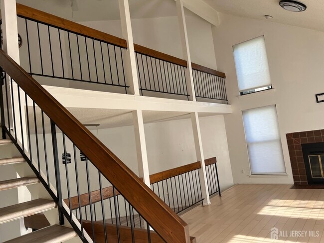 130 Westgate Dr in Edison, NJ - Building Photo - Building Photo