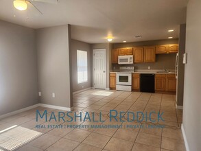 200 Homer Ave S in Lehigh Acres, FL - Building Photo - Building Photo