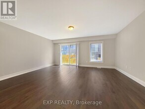 923 Isaac Phillips Way in Newmarket, ON - Building Photo - Building Photo