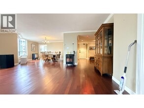 738 Broughton St in Vancouver, BC - Building Photo - Building Photo