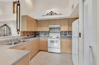 923 Villa Cir in Boynton Beach, FL - Building Photo - Building Photo