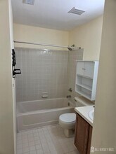 5012 Ravens Crest Dr in Plainsboro, NJ - Building Photo - Building Photo