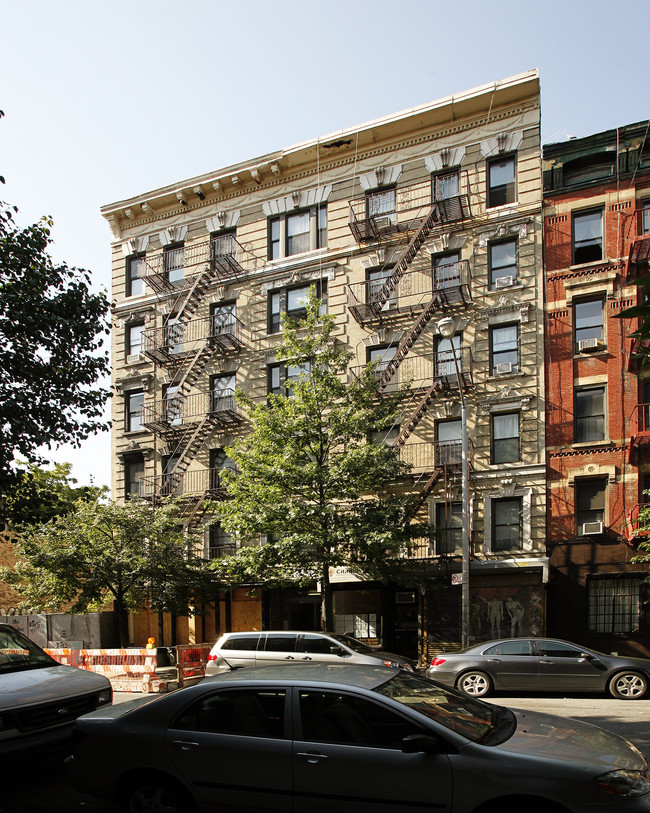 530 E 13th St in New York, NY - Building Photo - Building Photo