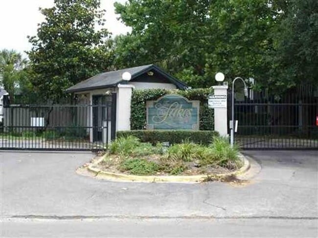 property at 1319 Airport Dr