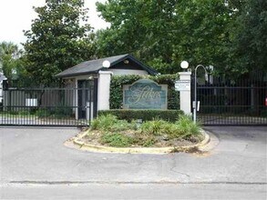 1321 Airport Dr-Unit -1321 Airport Drive F7 in Tallahassee, FL - Building Photo - Building Photo