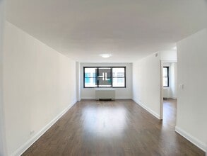 5 AVENUE in New York, NY - Building Photo - Building Photo
