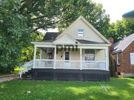 941 E Cantrell St in Decatur, IL - Building Photo