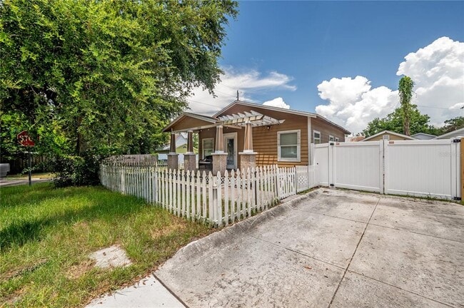1302 E Louisiana Ave in Tampa, FL - Building Photo - Building Photo