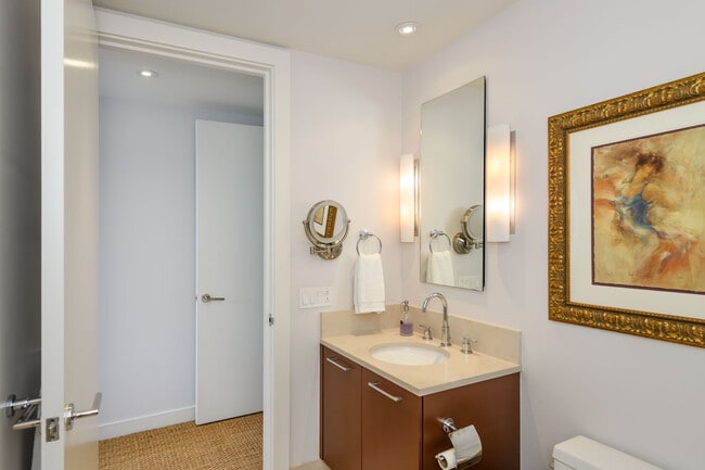 301 Mission St, Unit 40D in San Francisco, CA - Building Photo - Building Photo