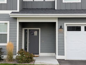 302 Cottage Dr in Kalispell, MT - Building Photo - Building Photo