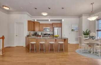 1390 Dutch Valley Pl NE in Atlanta, GA - Building Photo - Building Photo