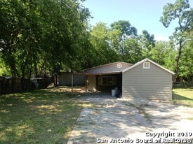 322 Regina St in San Antonio, TX - Building Photo