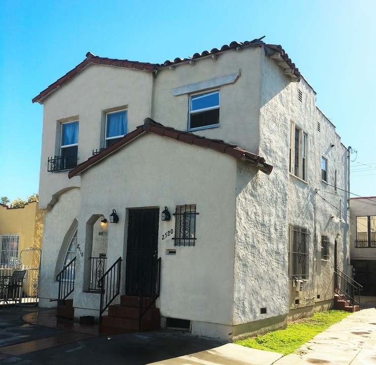 2518 S Harcourt Ave in Los Angeles, CA - Building Photo