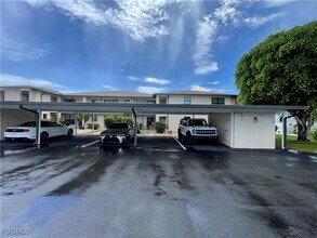 4525 Country Club Blvd in Cape Coral, FL - Building Photo - Building Photo