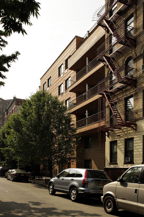 394 East 8th Street in New York, NY - Building Photo