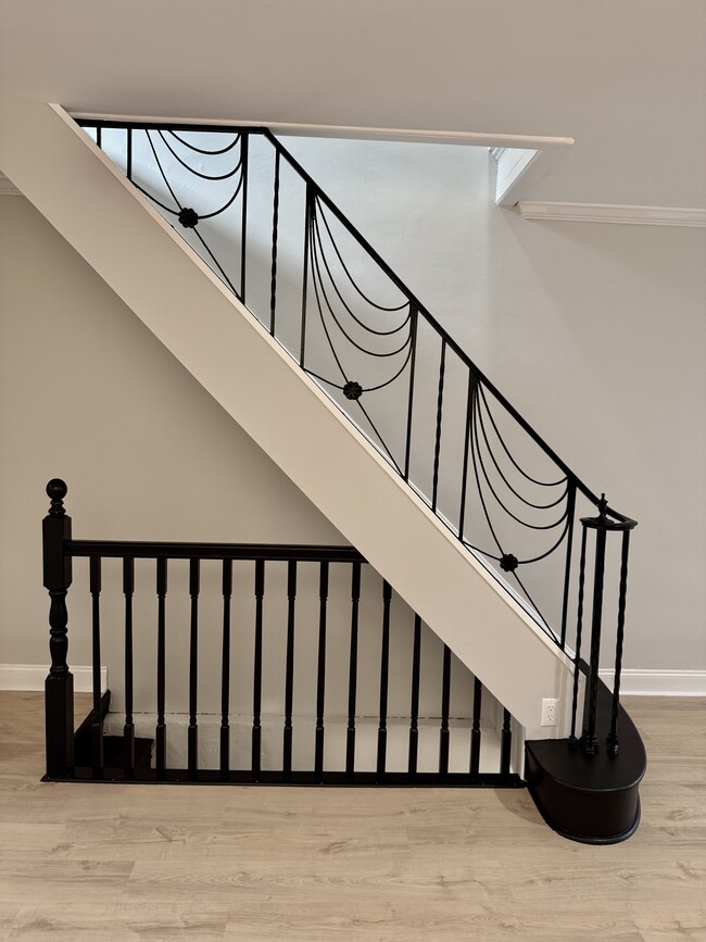 property at 2322 S Hutchinson St