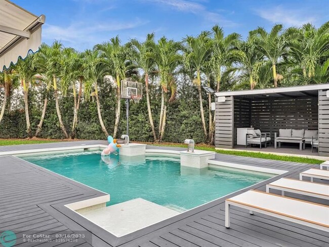 4092 NW 88th Terrace in Hollywood, FL - Building Photo - Building Photo