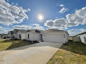 2122 Chris Dr in Winter Haven, FL - Building Photo - Building Photo