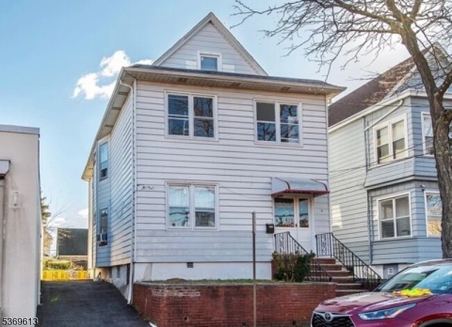 property at 9 E Madison Ave
