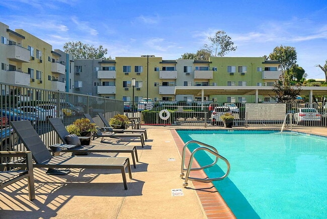 Mira Monte in San Diego, CA - Foto de edificio - Building Photo