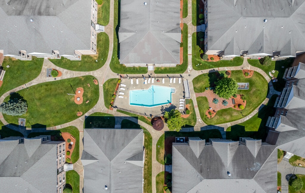 Parlmont Park Apartments in Billerica, MA