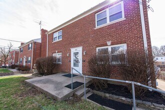 3053 N Hegry Cir in Cincinnati, OH - Building Photo - Building Photo