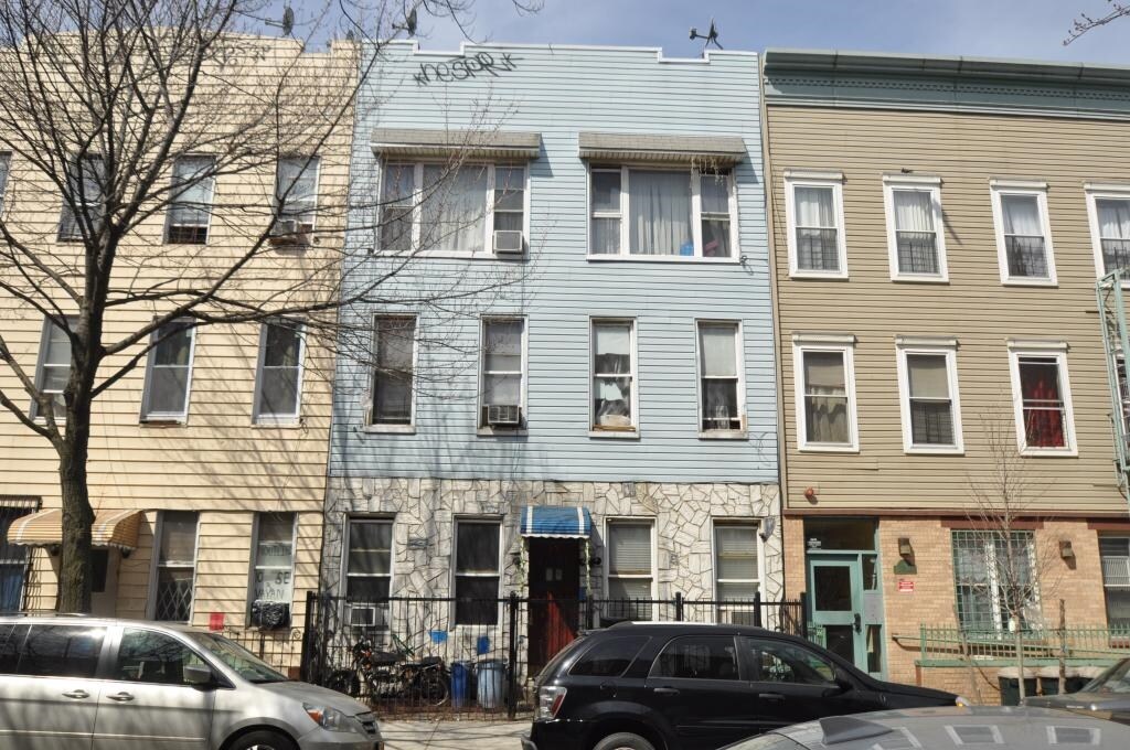 17 Locust St in Brooklyn, NY - Building Photo