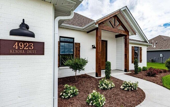 4923 Kenora Dr in Columbia, MO - Building Photo - Building Photo