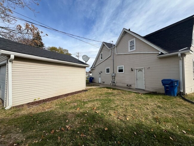 1931 25th St in Moline, IL - Building Photo - Building Photo