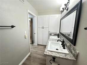 1575 W Warm Springs Rd in Henderson, NV - Building Photo - Building Photo