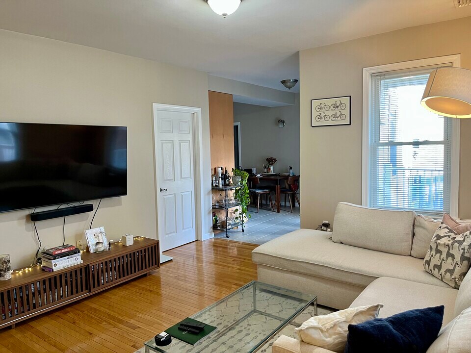7 Church St, Unit 2 in Somerville, MA - Building Photo