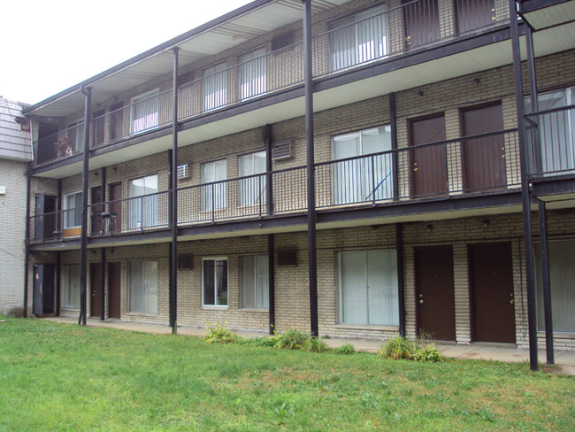 Victoria Place Apartments in Detroit, MI - Building Photo - Building Photo